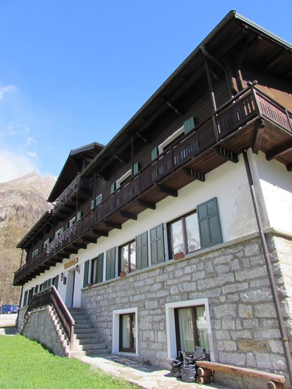 Bed and Breakfast Casa Alpina Don Guanella Макуньяга Экстерьер фото