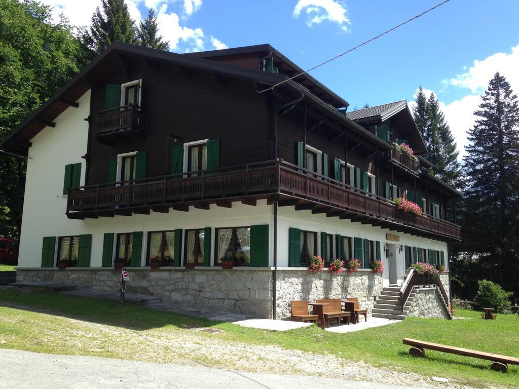 Bed and Breakfast Casa Alpina Don Guanella Макуньяга Экстерьер фото